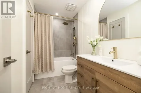 30 Berkshire Way Ottawa ON K2J 2B2