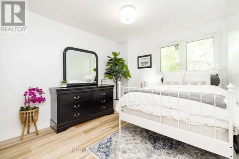 30 Berkshire Way Ottawa ON K2J 2B2