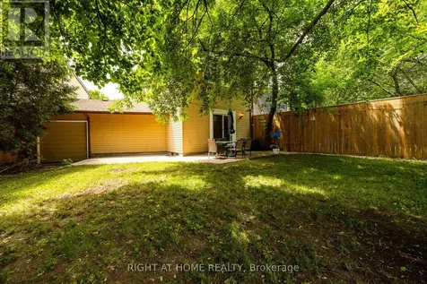 30 Berkshire Way Ottawa ON K2J 2B2