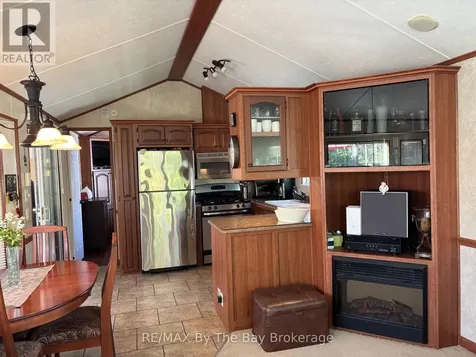 13 White Pines Trail Wasaga Beach ON L9Z 1X7