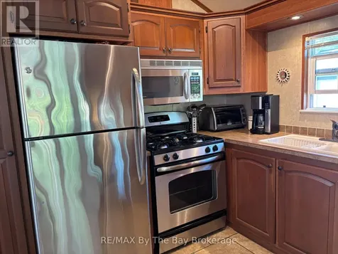 13 White Pines Trail Wasaga Beach ON L9Z 1X7