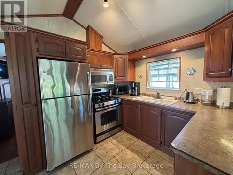 13 White Pines Trail Wasaga Beach ON L9Z 1X7