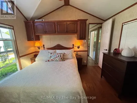 13 White Pines Trail Wasaga Beach ON L9Z 1X7