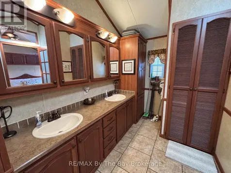 13 White Pines Trail Wasaga Beach ON L9Z 1X7