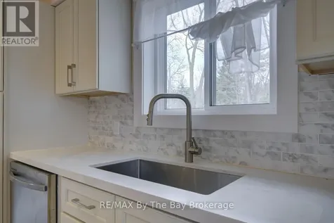 646 Oxbow Park Drive Wasaga Beach ON L9Z 2V2