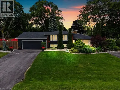 8 Bendamere Drive Grimsby ON L3M 2N3