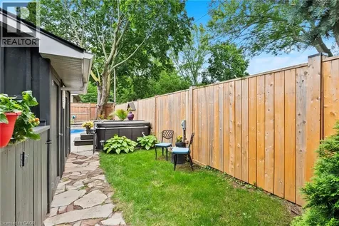 8 Bendamere Drive Grimsby ON L3M 2N3
