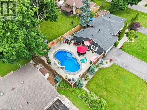 8 Bendamere Drive Grimsby ON L3M 2N3