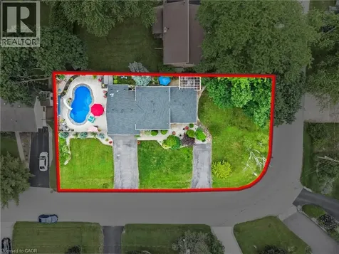 8 Bendamere Drive Grimsby ON L3M 2N3
