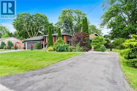 8 Bendamere Drive Grimsby ON L3M 2N3