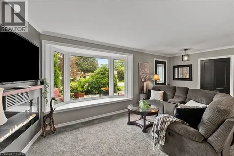 8 Bendamere Drive Grimsby ON L3M 2N3