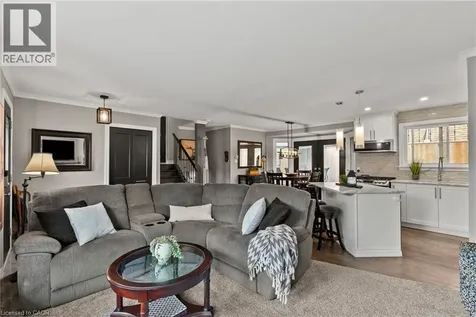 8 Bendamere Drive Grimsby ON L3M 2N3