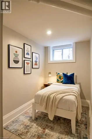 70 Spadina Avenue Hamilton ON L8M 2X1