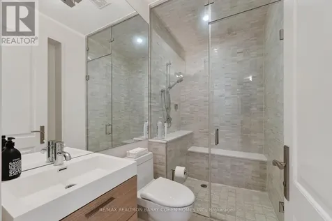 20B Woodlawn Avenue West Toronto (yonge-st. Clair) ON M4V 1G7