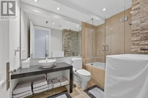 20B Woodlawn Avenue West Toronto (yonge-st. Clair) ON M4V 1G7