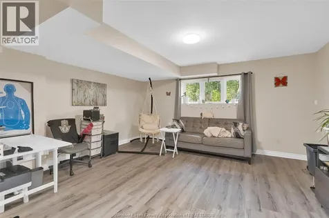 4851 Matchett Windsor ON N9C 2A7