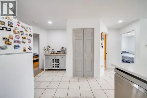 1425 Mickaila Crescent Tecumseh ON N8N 4Z2