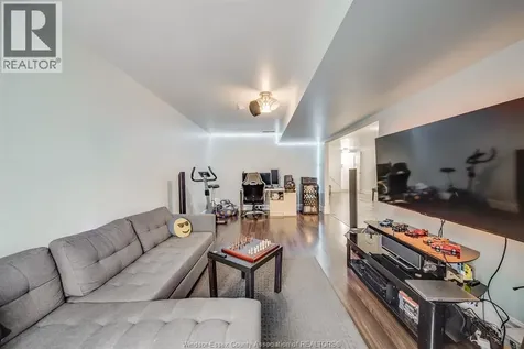 1425 Mickaila Crescent Tecumseh ON N8N 4Z2