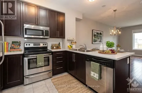 49 Jardin Private Ottawa ON K1K 2V8