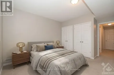49 Jardin Private Ottawa ON K1K 2V8