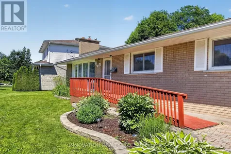 13 Dorland Crescent Ottawa ON K2H 6E6
