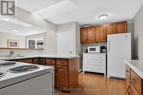 13 Dorland Crescent Ottawa ON K2H 6E6
