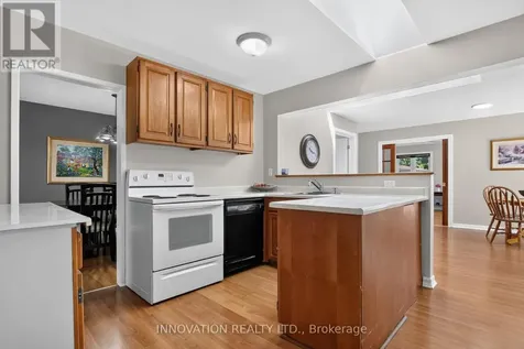 13 Dorland Crescent Ottawa ON K2H 6E6