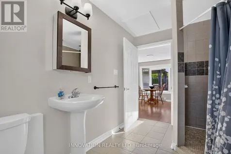 13 Dorland Crescent Ottawa ON K2H 6E6