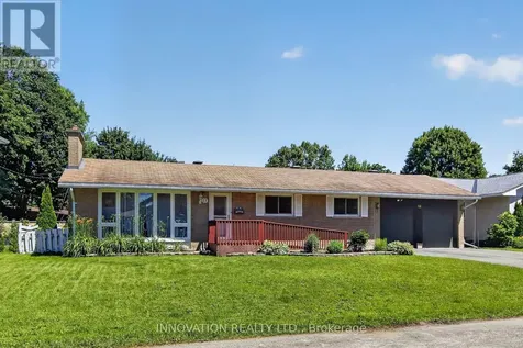 13 Dorland Crescent Ottawa ON K2H 6E6