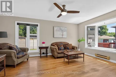 13 Dorland Crescent Ottawa ON K2H 6E6