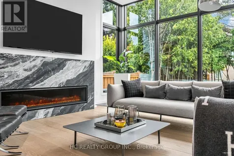 7 Whitelaw Court Markham (grandview) ON L3T 5E6