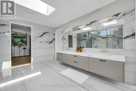 7 Whitelaw Court Markham (grandview) ON L3T 5E6