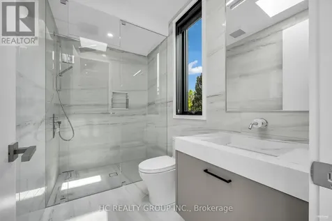 7 Whitelaw Court Markham (grandview) ON L3T 5E6