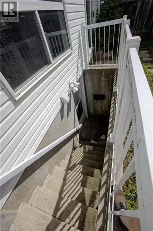 271 Highbrook Crescent Kitchener ON N2E 3S6