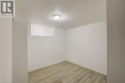 271 Highbrook Crescent Kitchener ON N2E 3S6