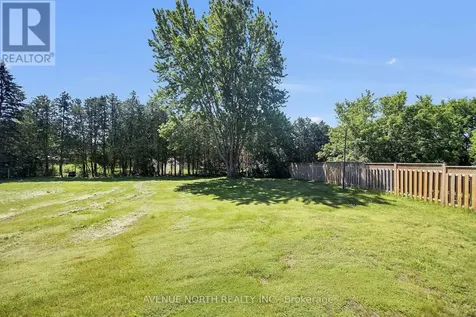 6898 Mitch Owens Road Ottawa ON K4P 1C5