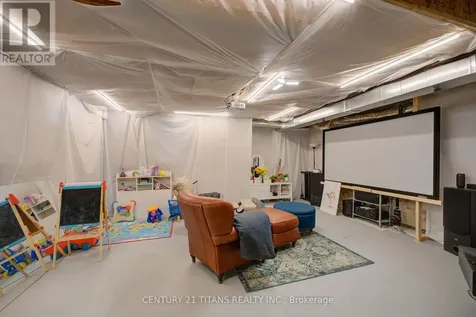 12 Mclaren Avenue Brantford ON N3T 0T3