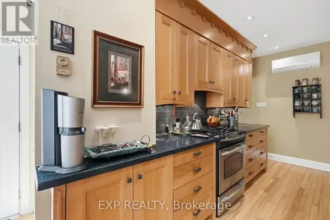 421 Hamilton Avenue South Ottawa ON K1Y 1E2