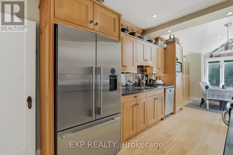421 Hamilton Avenue South Ottawa ON K1Y 1E2