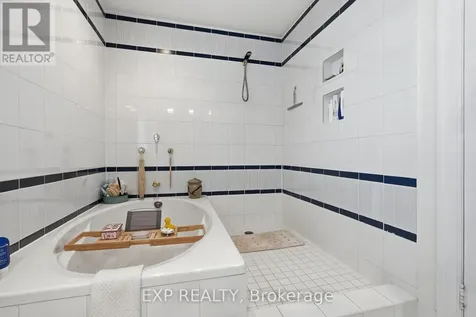 421 Hamilton Avenue South Ottawa ON K1Y 1E2