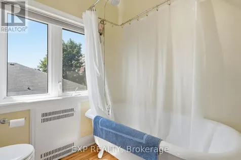 421 Hamilton Avenue South Ottawa ON K1Y 1E2