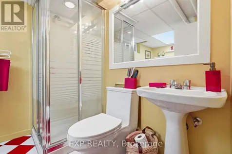 421 Hamilton Avenue South Ottawa ON K1Y 1E2