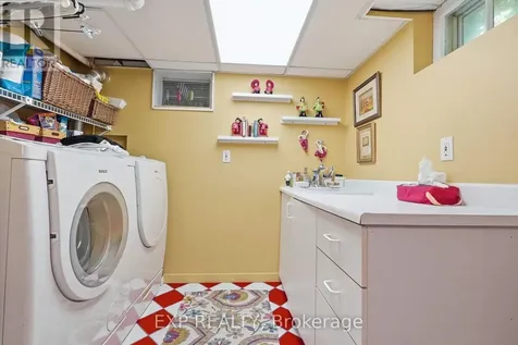 421 Hamilton Avenue South Ottawa ON K1Y 1E2