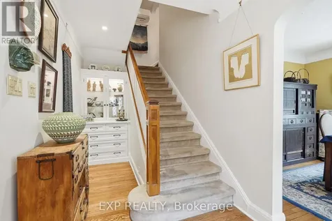 421 Hamilton Avenue South Ottawa ON K1Y 1E2