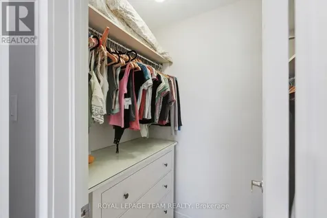4580 Ogilvie Walk Crescent Ottawa ON K1J 1G6
