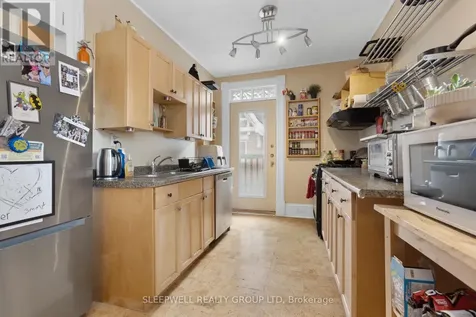 86 Fourth Avenue Ottawa ON K1S 2L2
