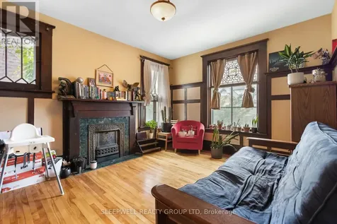 86 Fourth Avenue Ottawa ON K1S 2L2