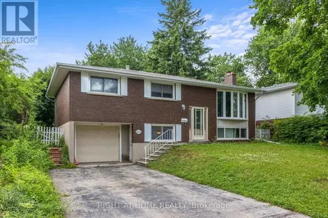 695 Glen Forrest Boulevard Waterloo ON N2L 4K7
