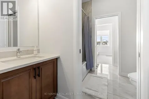 733 Coast Circle Ottawa ON K4M 0J4