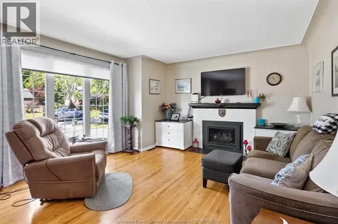 2720 Academy Windsor ON N9E 2G8